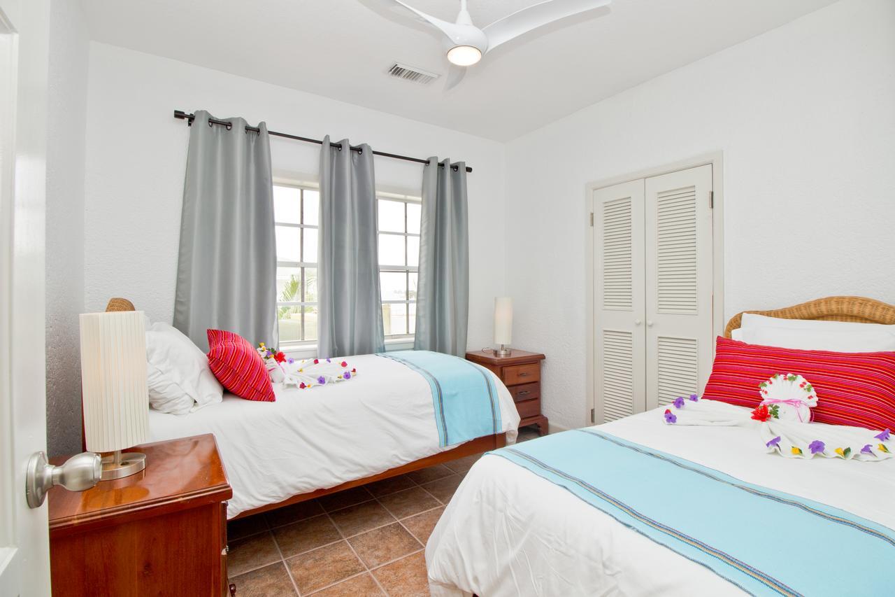 Banyan Bay Suites San Pedro  Luaran gambar