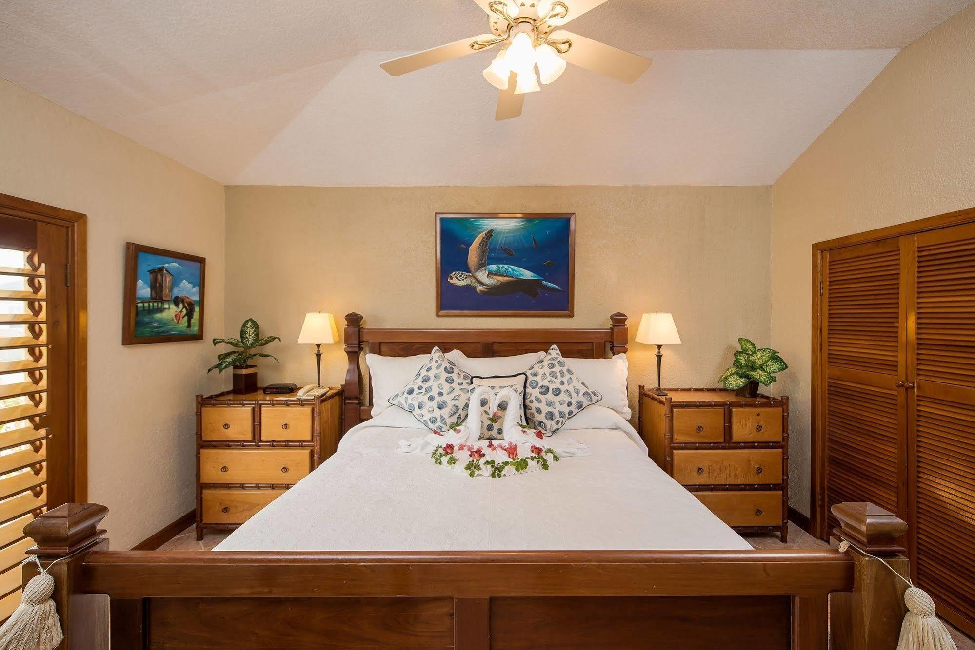 Banyan Bay Suites San Pedro  Luaran gambar