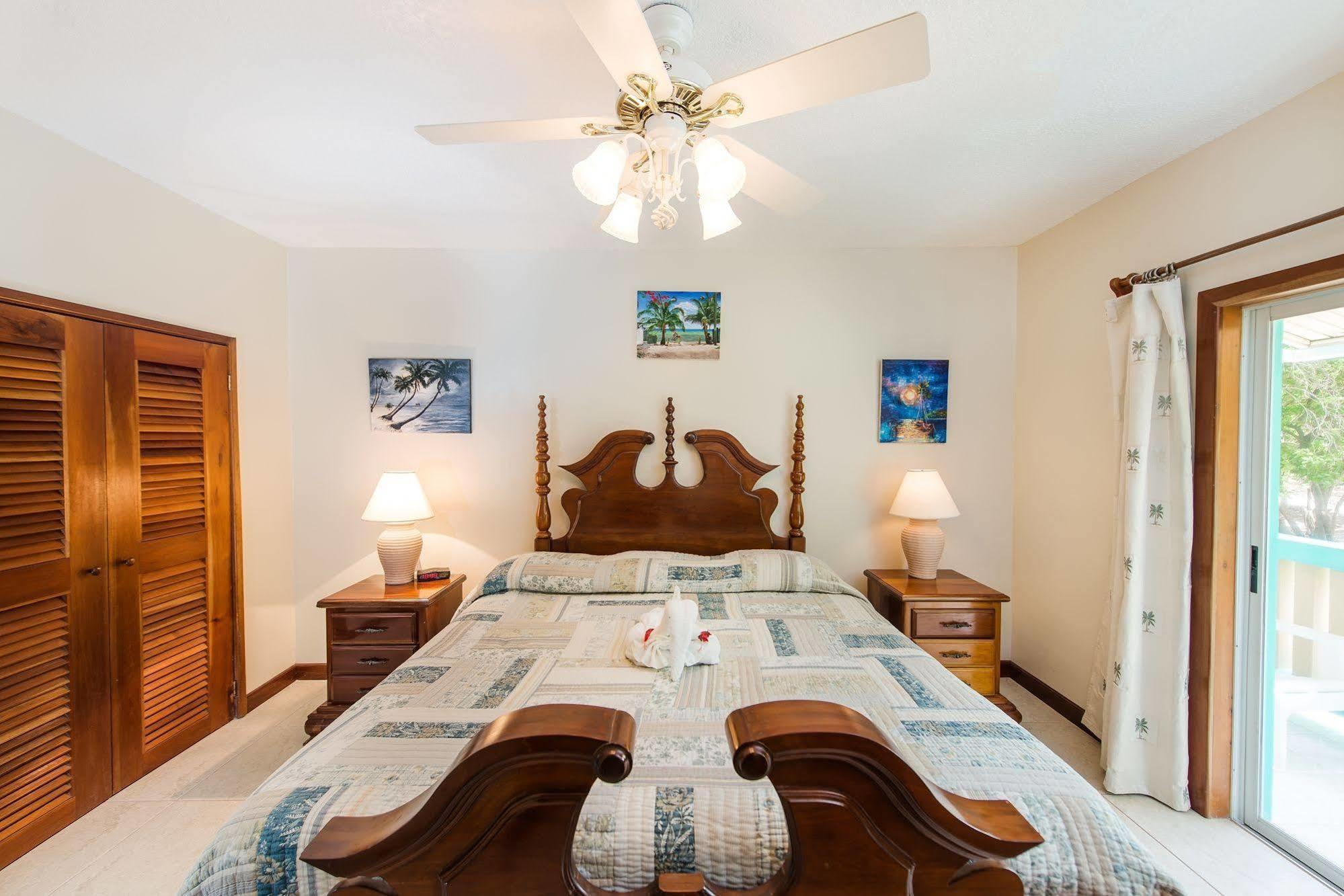 Banyan Bay Suites San Pedro  Luaran gambar
